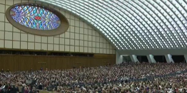 Papst Benedikt wie Pop-Star gefeiert