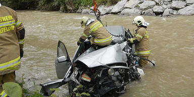 Frontal-Crash mit Lkw - Autolenker tot