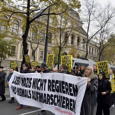 Demo gegen FPÖ-Burschenschafter im Parlament