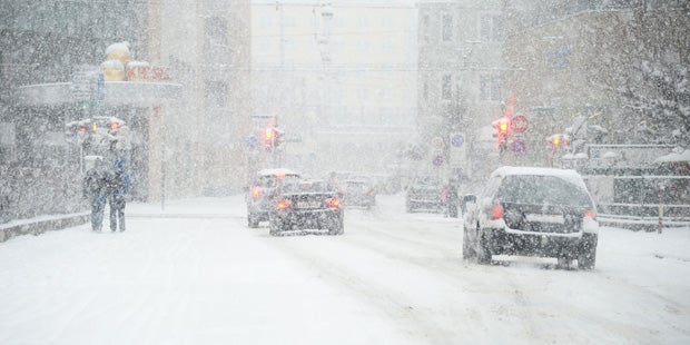 Schnee sorgt für Crash-Chaos