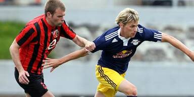 Bullen nach 0:1-Blamage weiter