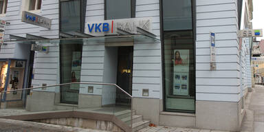 Bank-Mitarbeiterin zweigte 480.000 Euro ab