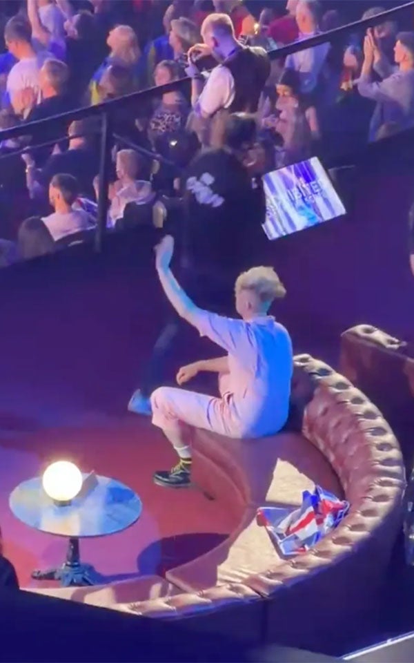 ESC-Brite eiskalt abserviert: Team lässt ihn alleine (!) sitzen