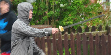 Mann lief mit Samurai Schwert Amok