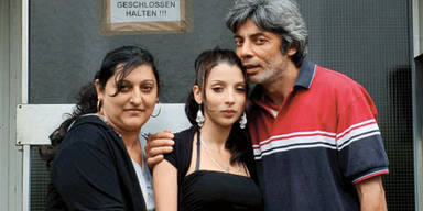 Schwangere Tochter mit Schwert 