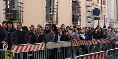 Tausende bei Begräbnis des erschossenen Tifoso