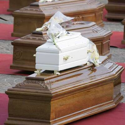 Beerdigung der Erdbebenopfer