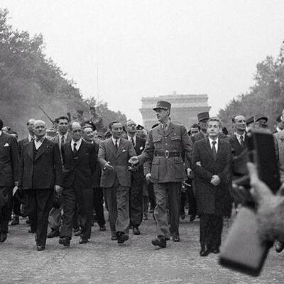 Internet spottet über Sarkozy