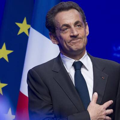  Vor seinen Anhängern verkündete Sarkozy seinen Rückzug aus der Politik.