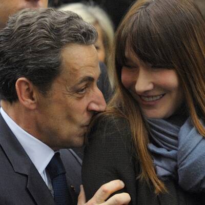 Das amtierende Präsidenten-Paar wählte im vornehmen 16. Pariser Arrondissement.