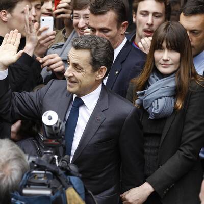 Das amtierende Präsidenten-Paar wählte im vornehmen 16. Pariser Arrondissement.