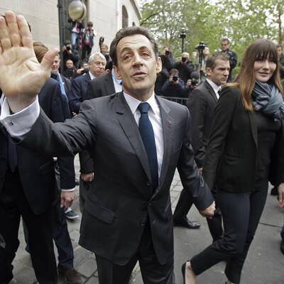 Das amtierende Präsidenten-Paar wählte im vornehmen 16. Pariser Arrondissement.