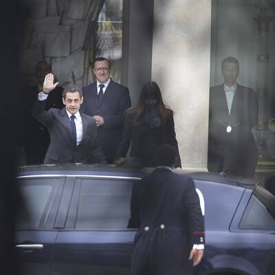 Das amtierende Präsidenten-Paar wählte im vornehmen 16. Pariser Arrondissement.