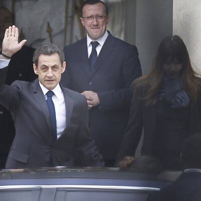 Das amtierende Präsidenten-Paar wählte im vornehmen 16. Pariser Arrondissement.