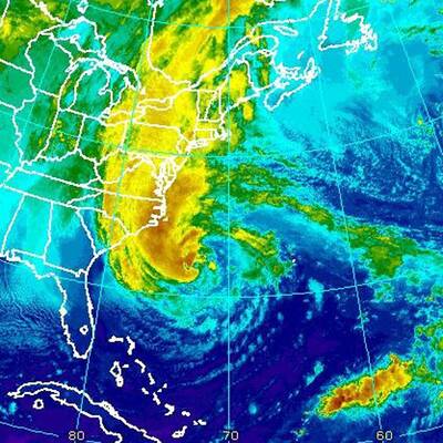 Satelliten-Fotos zeigen Sandys Verlauf