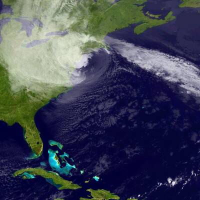 Satelliten-Fotos zeigen Sandys Verlauf