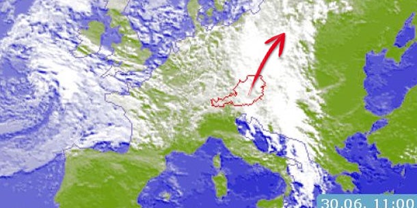 Regen ohne Ende: Stau-Hölle durch Lkw-Horror