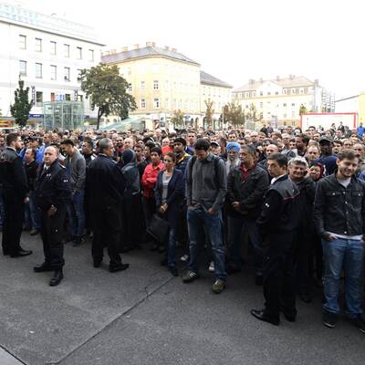 Mega-Andrang bei Saturn-Eröffnung