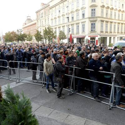 Mega-Andrang bei Saturn-Eröffnung