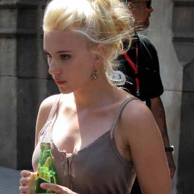 Scarlett Johansson liebt ihre Brüste