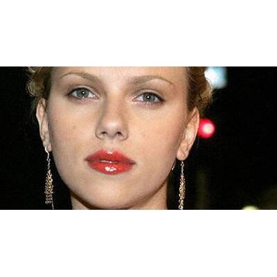 Scarlett_Johansson_Hollywood04