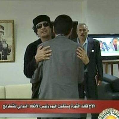 Libyens Diktator zeigt sich bei Schachspiel im Fernsehen