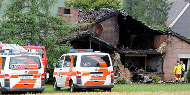 Kamikaze-Pilot stürzt in Eltern-Wohnhaus 