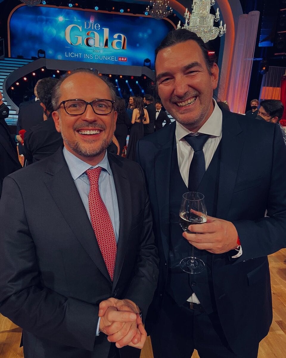 Neue Bilder der Backstage-Party: So feierten die Politiker