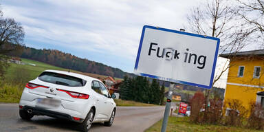 Aus ''Fugging'' wurde wieder ''Fucking'': Neue Ortstafeln beschmiert