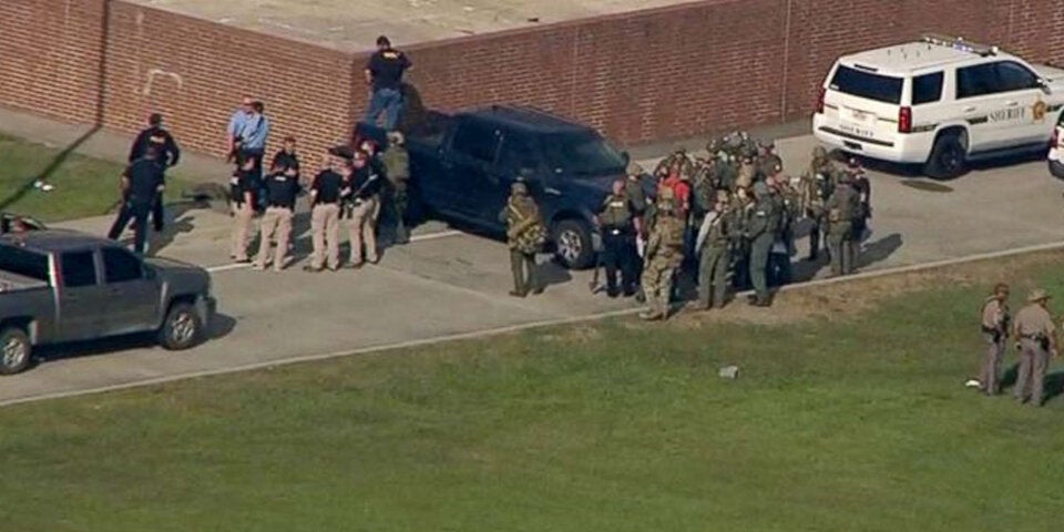 Schulmassaker: 10 Menschen erschossen