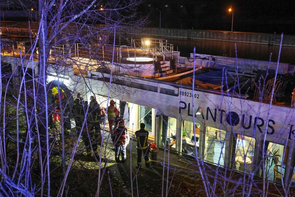 Kreuzfahrtschiff prallte gegen Betonmauer