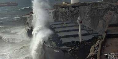 Zwei Frachter vor Spanien auf Grund gelaufen