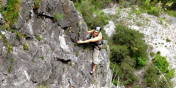 Raich und Schild auf Klettertour