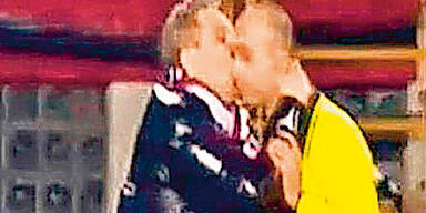 Trainer k&uuml;sste Schiri - Sperre