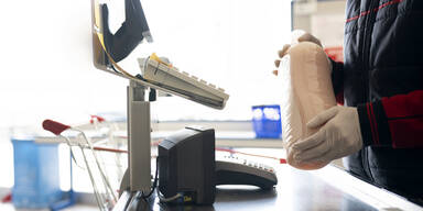 Wilde Schl&auml;gerei vor der Kassa wegen Mindestabstand