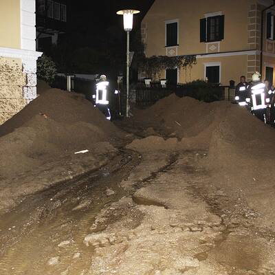 Eine Mure hat 600 Kubikmeter Schlamm ins Ortszentrum von Millstatt geschwemmt.
