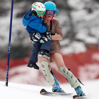 Sarah Schleper sagt im Minikleid bye-bye