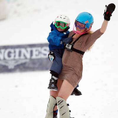 Sarah Schleper sagt im Minikleid bye-bye