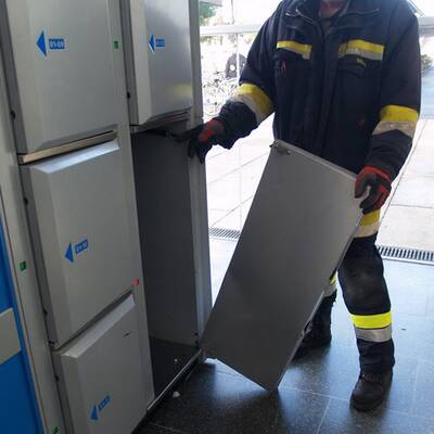 Teenager ließ sich in Schließfach sperren