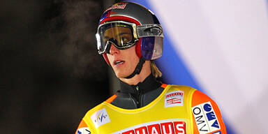 Schlierenzauer verletzt sich am Knie