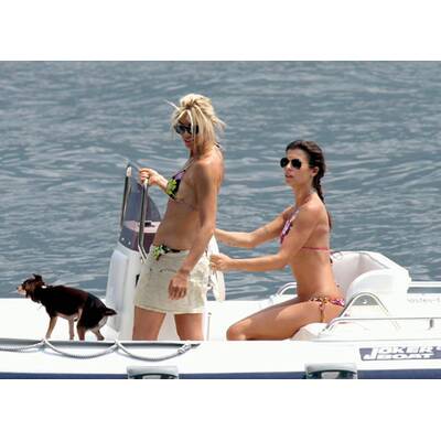 Elisabetta Canalis' Mädelstag am See