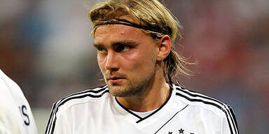 DFB: L&ouml;w l&auml;sst Schmelzer daheim