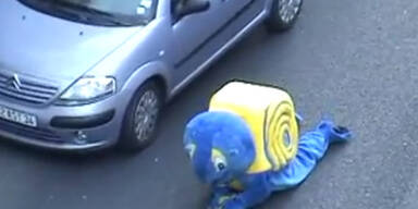 Schneckentempo: Komiker l&ouml;st Stau aus