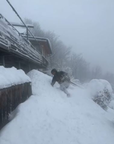 Schnee im Skigebiet Unterberg