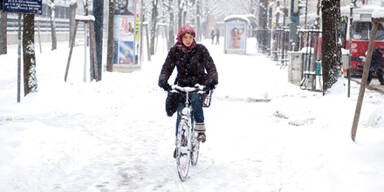 Schnee-Walze überrollt Österreich