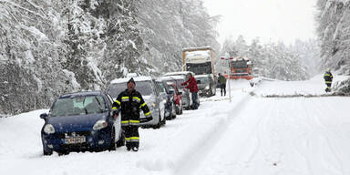 Wintereinbruch: Schnee-Chaos in Österreich