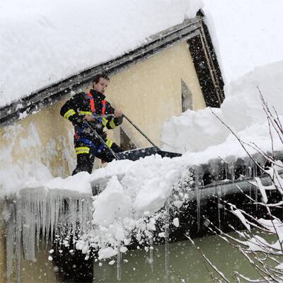 Österreich versinkt im Schnee