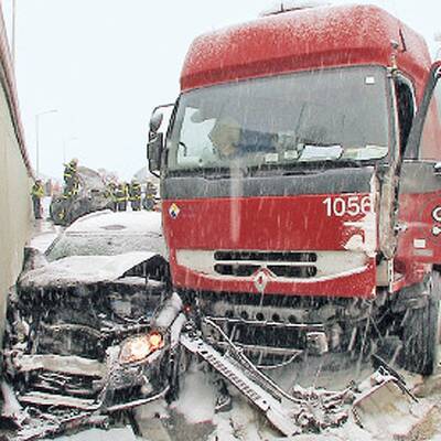 Schwerer Crash vor dem Tunnel