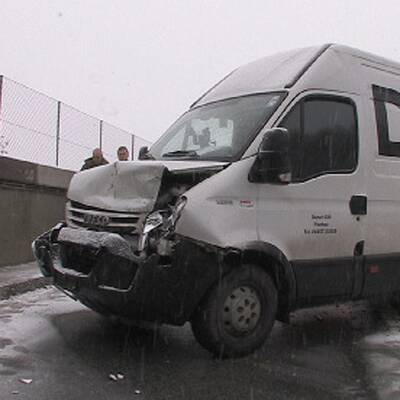 Schwerer Crash vor dem Tunnel