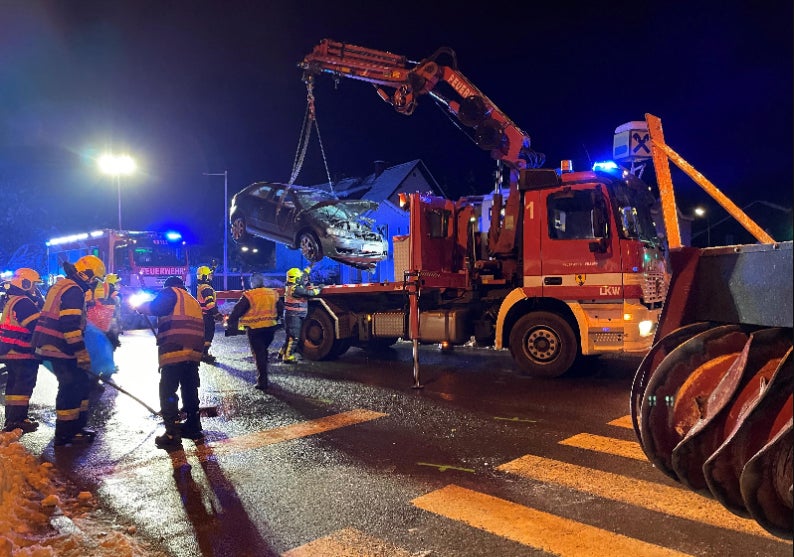 24-jährige Lenkerin bei doppeltem Zusammenstoß getötet